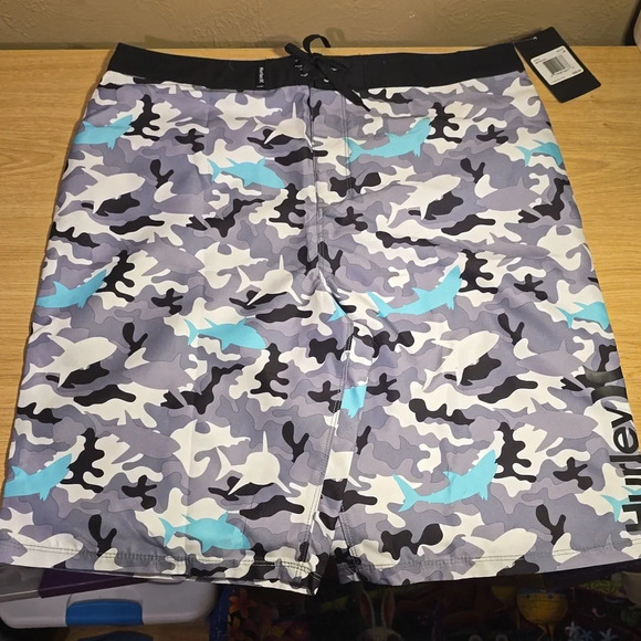 Hurley Gray/Blue Shark Camo Swim Trunks Waist 20 - Picture 1 of 3